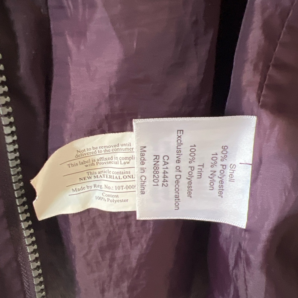 *needs repair* Mondetta Purple Quilted Jacket with Detachable Hood – Size Small - Picture 4 of 6